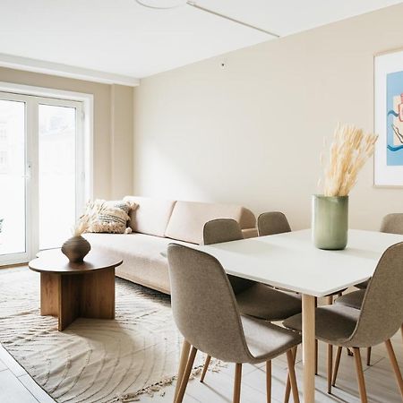 Stay Urban - Stylish Scandinavian Gem With French Balcony Берген Екстериор снимка