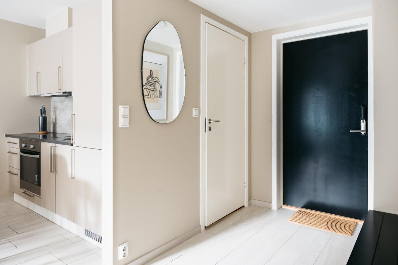 Stay Urban - Stylish Scandinavian Gem With French Balcony Берген Екстериор снимка